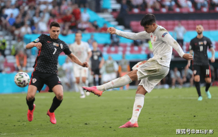 克罗地亚神秘现身,西班牙失望离场视频