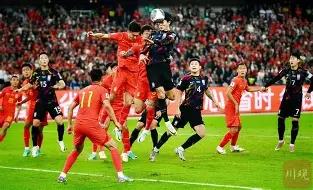 分析足球运动员在比赛中一系列动作产生的原因 分析足球运动员在比赛中一系列动作产生的原因